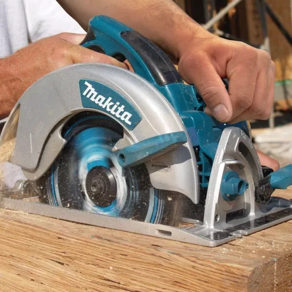 Makita 15 Amp 7-1/4 in. Lightweight Magnesium Circular Saw with bonus 2-1/2 in. 15-Degree Siding Coil Nailer