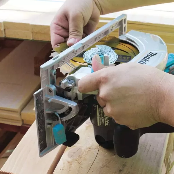 Makita 18-Volt 5.0 Ah X2 LXT Lithium-Ion 36-Volt 7-1/4 in. Cordless Circular Saw Kit with BONUS 2 Batteries 5.0 Ah