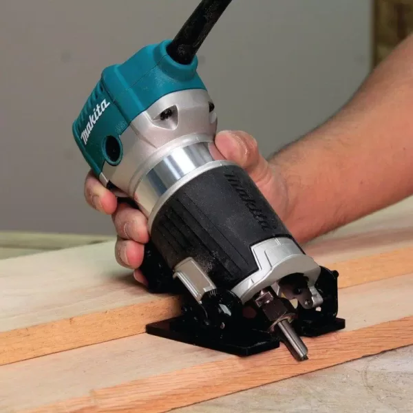 Makita 6.5 Amp 1-1/4 HP Corded Variable Speed Compact Router with 3 Bases (Plunge, Tilt, and Offset Base)