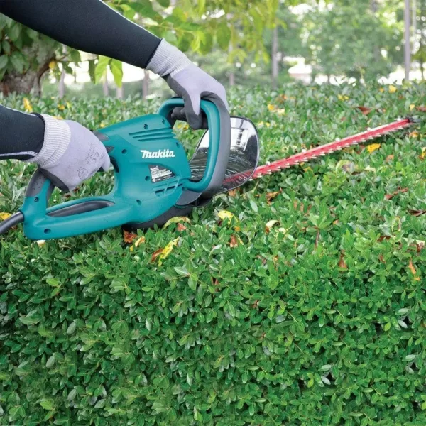 Makita 22 in. 4.8 Amp Corded Electric Hedge Trimmer