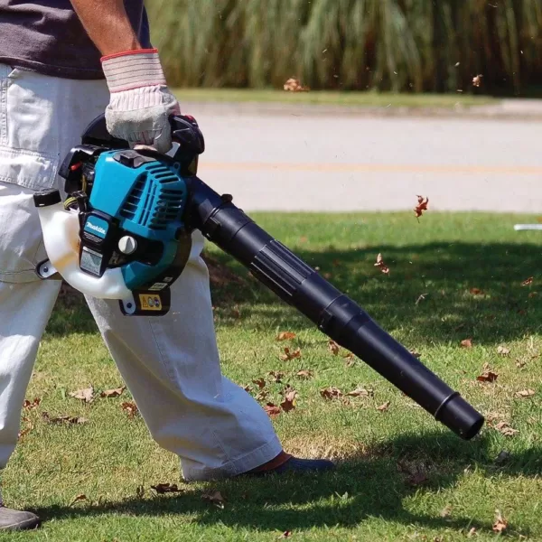 Makita 4-Stroke (MM4) 145 MPH 356 CFM 24.5cc Gas Handheld Leaf Blower