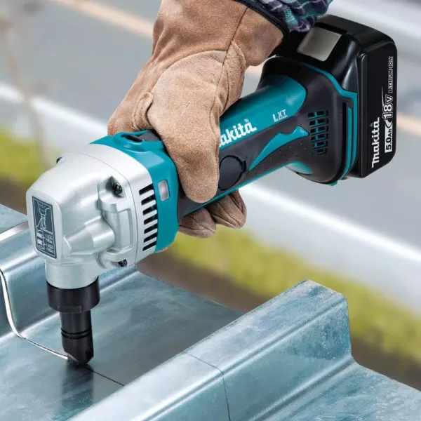 Makita 18-Volt 5.0Ah LXT Lithium-Ion Cordless 16-Gauge Nibbler Kit