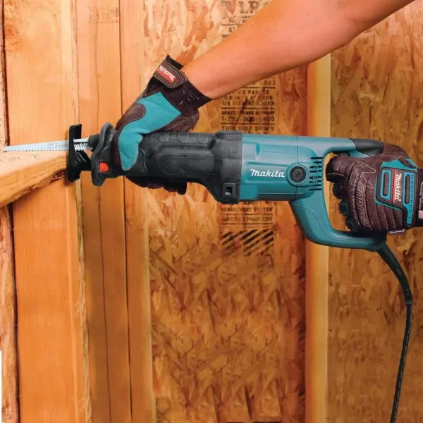 Makita 11 Amp Corded Variable Speed Reciprocating Saw With Wood Cutting Blade, Metal Cutting Blade and Hard Case, no lock-on