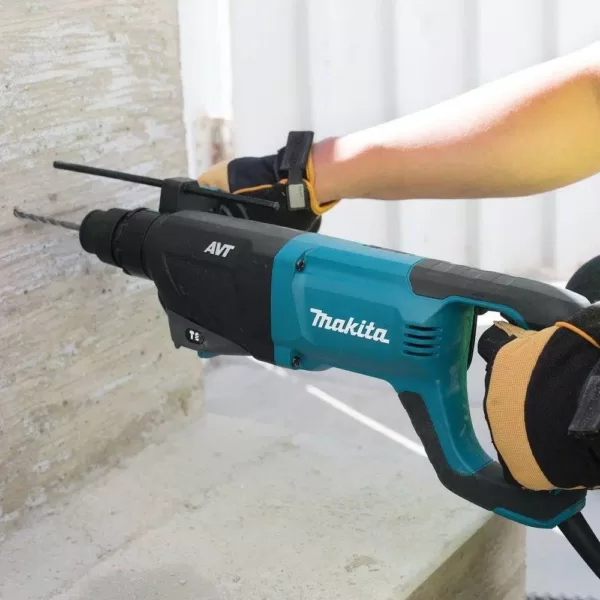 Makita 8 Amp 1 in. Corded SDS-Plus Concrete/Masonry AVT (Anti-Vibration Technology) Rotary Hammer Drill with Handle Hard Case