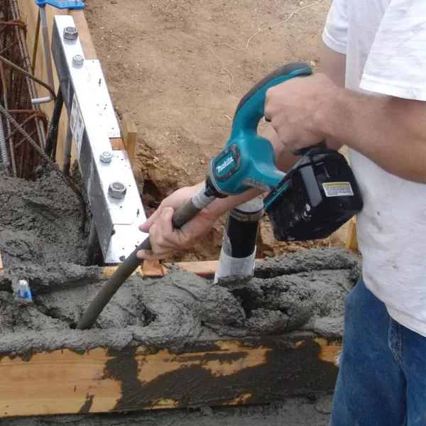 Makita 18-Volt LXT Lithium-Ion 8 ft. Cordless Concrete Vibrator (Tool-Only)